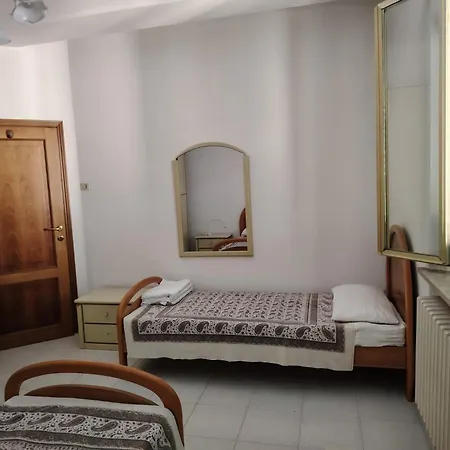 - Zona Apartamento Senigália